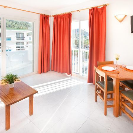 Apartamentos Typic Oasis Sa Tanca Cala Llonga  Exteriér fotografie